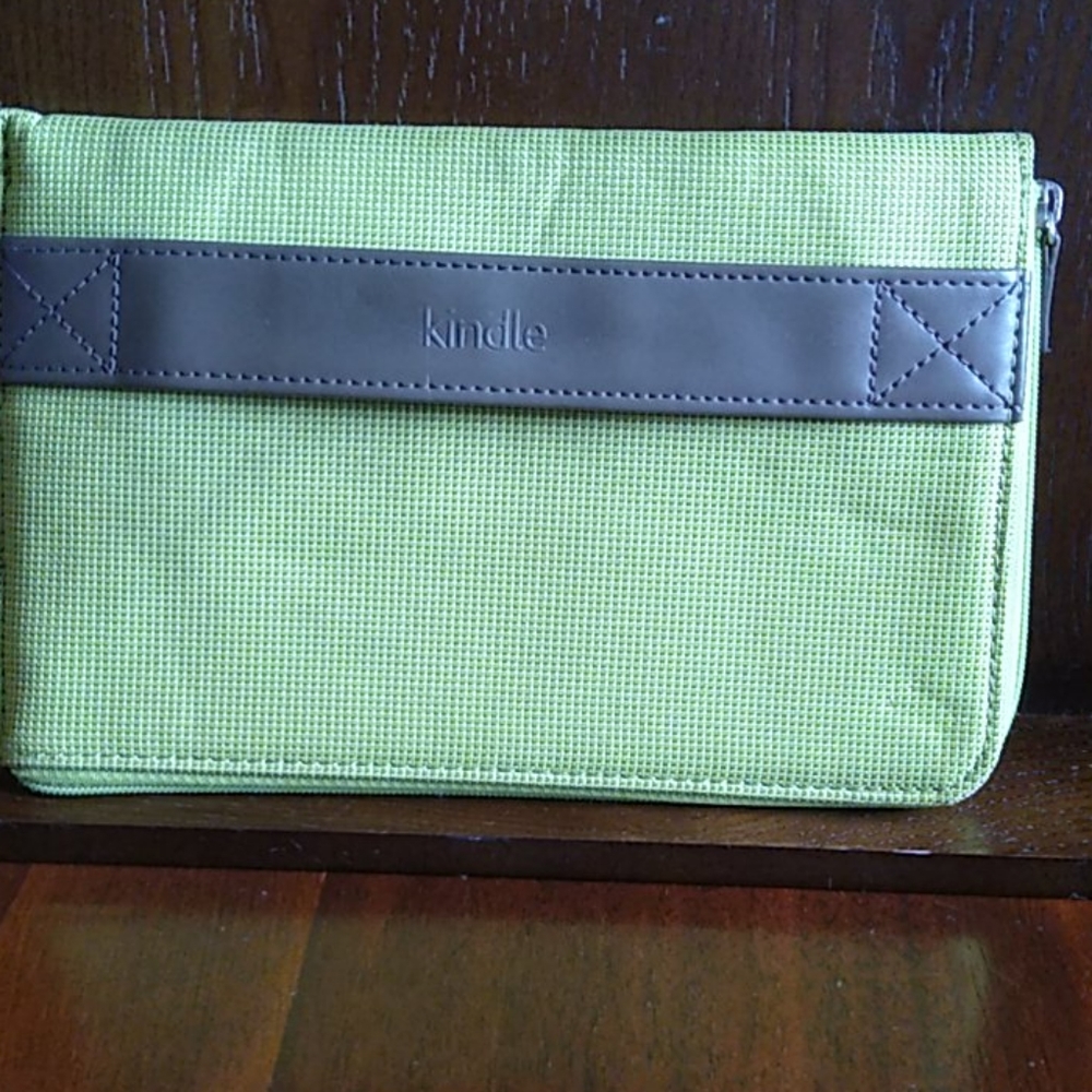 🥰🥰🥰 Free with any purchace Kindle